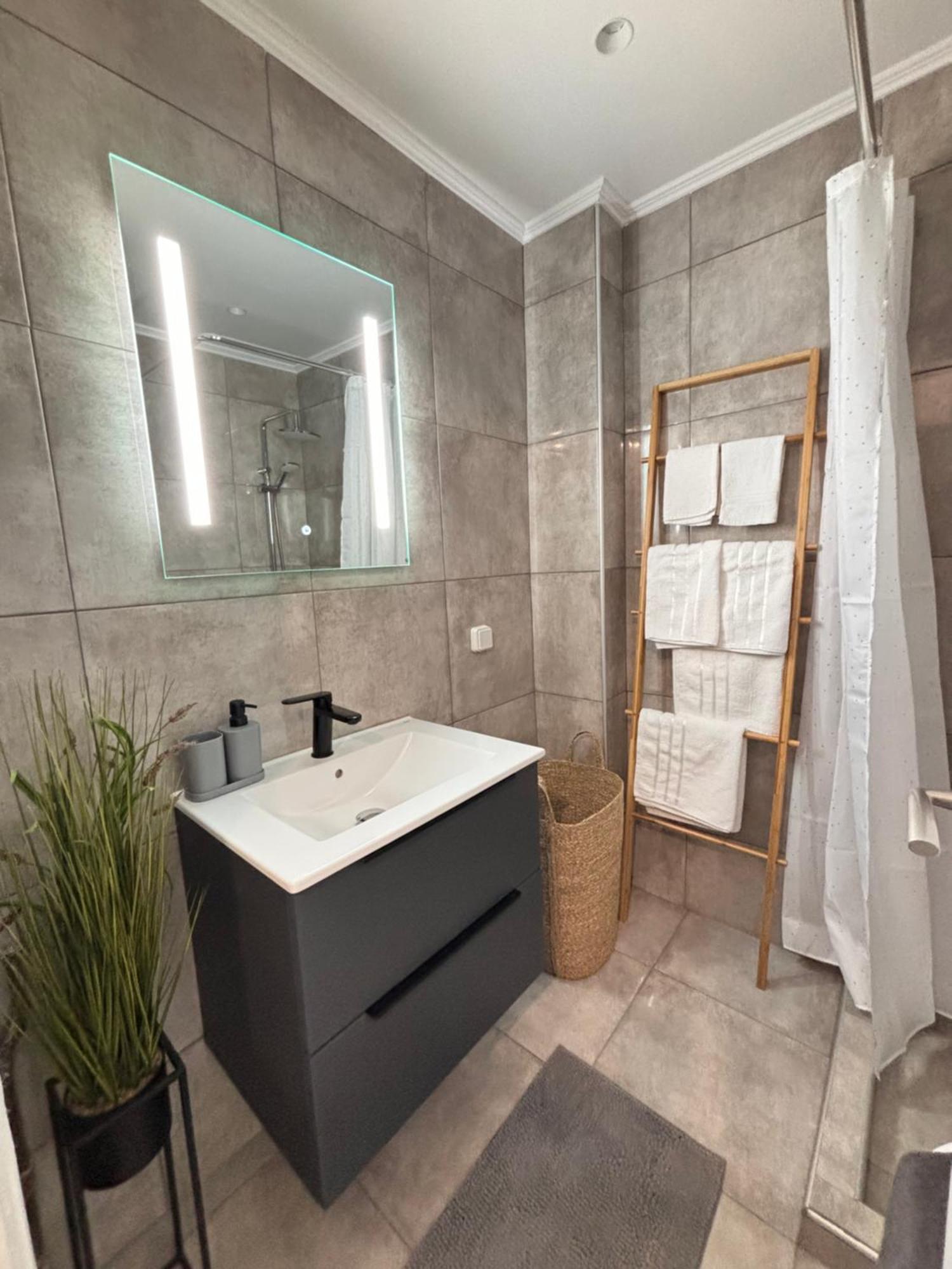 Cozy Apartment In The Heart Of أثينا المظهر الخارجي الصورة